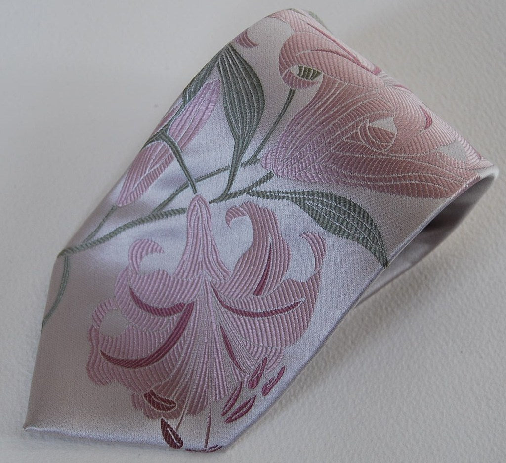 Lilium-White & Pink Silk Tie
