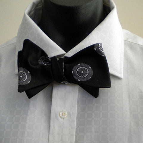 Black mon bow tie