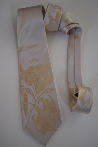 Lilium-White  Silk Tie