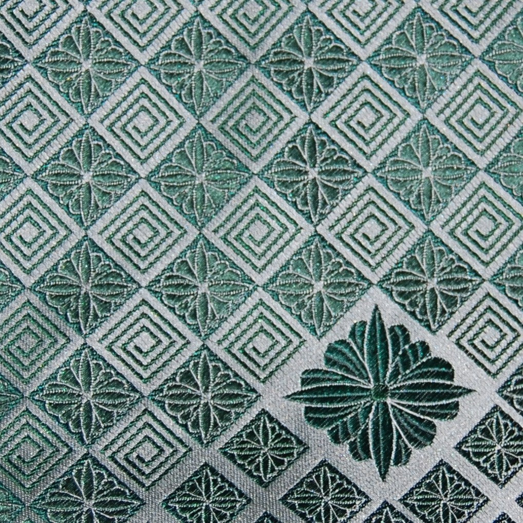 Chrysanthemum Diamond-Green Silk Tie